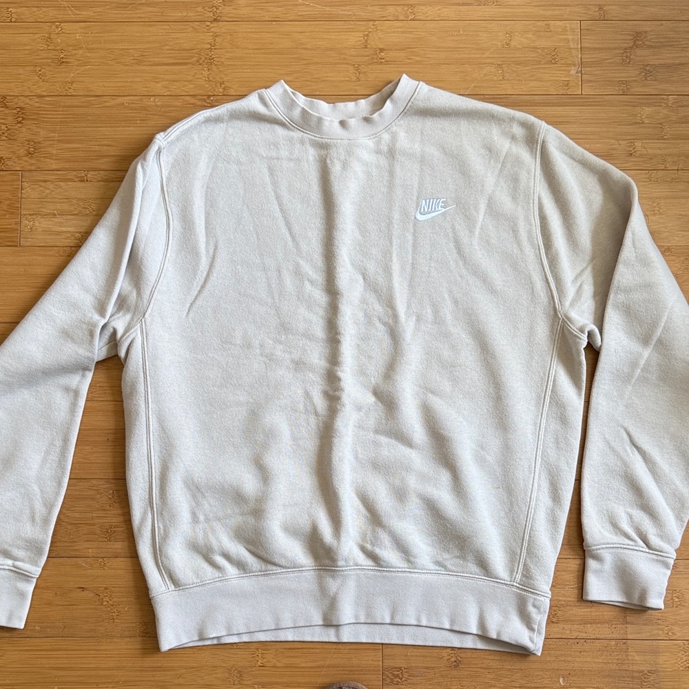 Nike CreamCrewneck Sweatshirt
